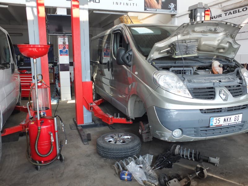 Peugeot Hidrolik Direksiyon Yağı: Belirtiler ve Bakım