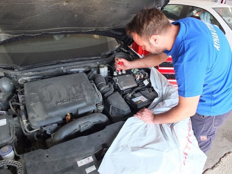 Peugeot Far Bakımı: Sararma, Buğulanma ve LED Dönüşümü